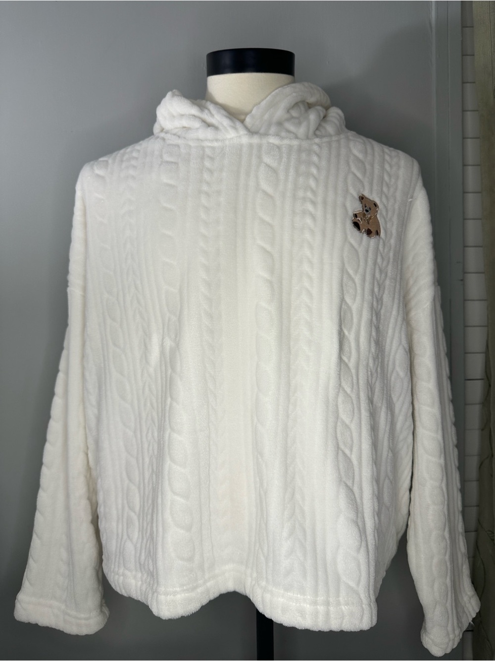Cozy Cable-Knit Hooded Pullover in White